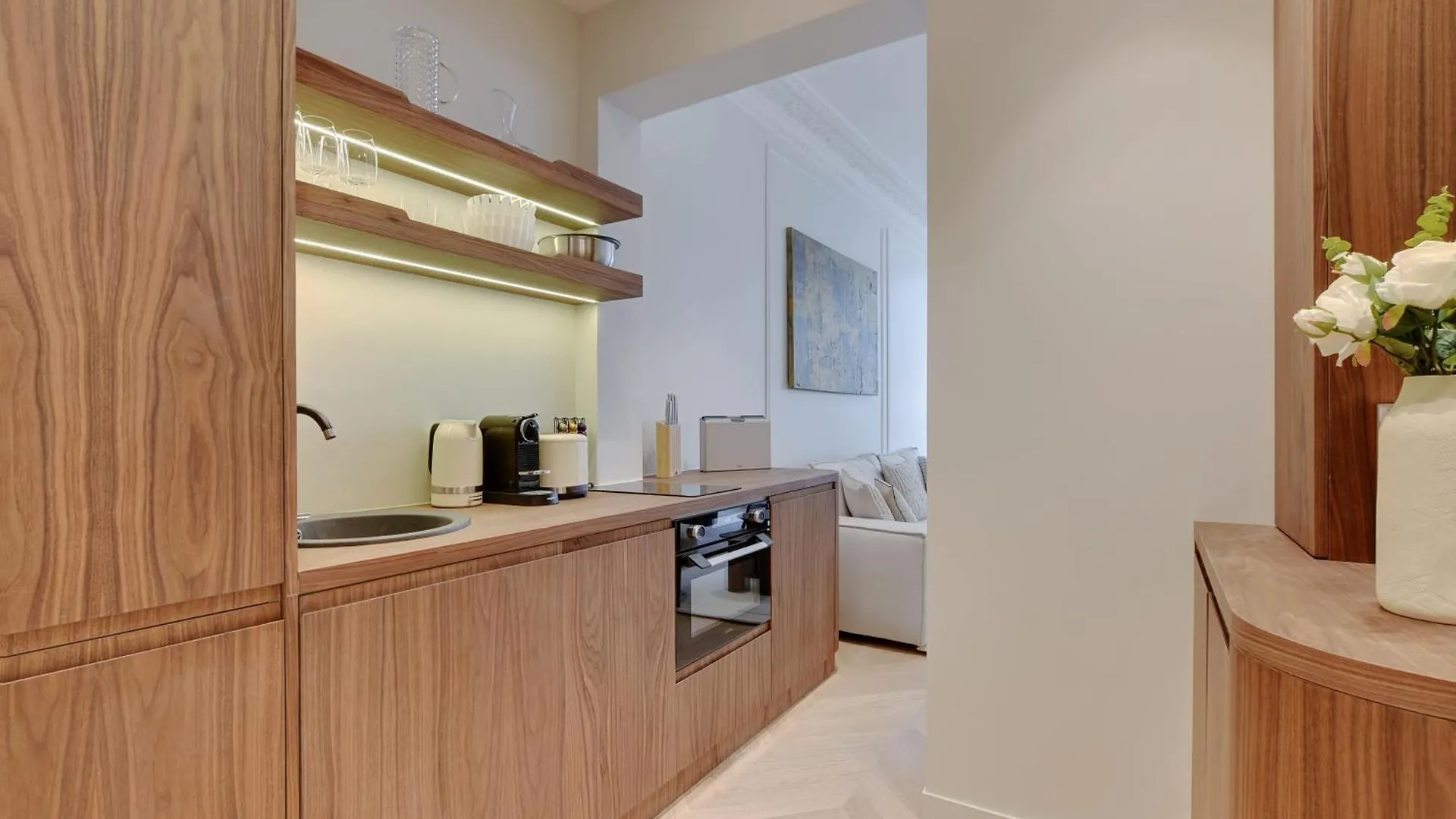 Apartment Maison Galante's With Services In La Madeleine - Opera