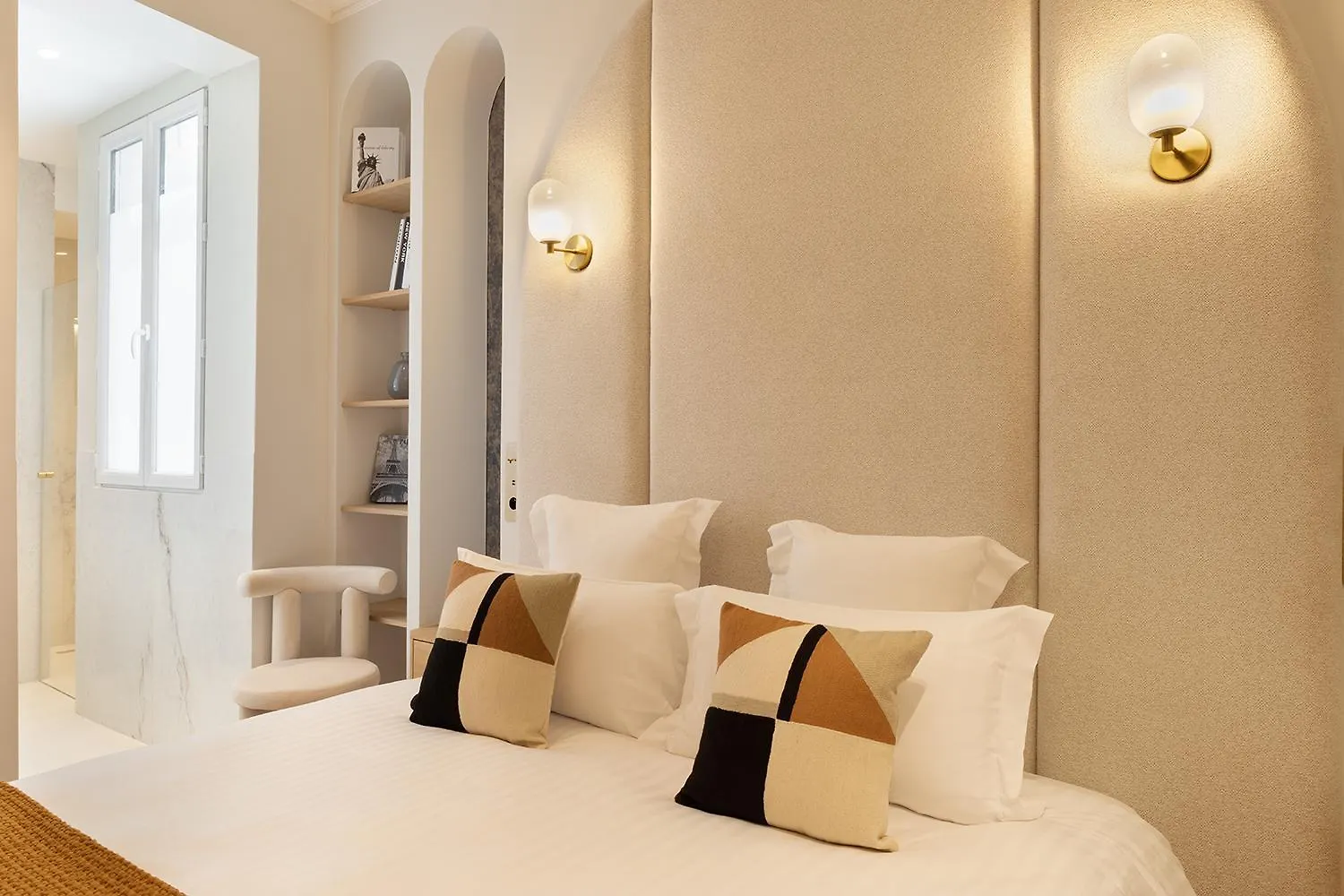 Maison Galante's With Services In La Madeleine - Opera Paris