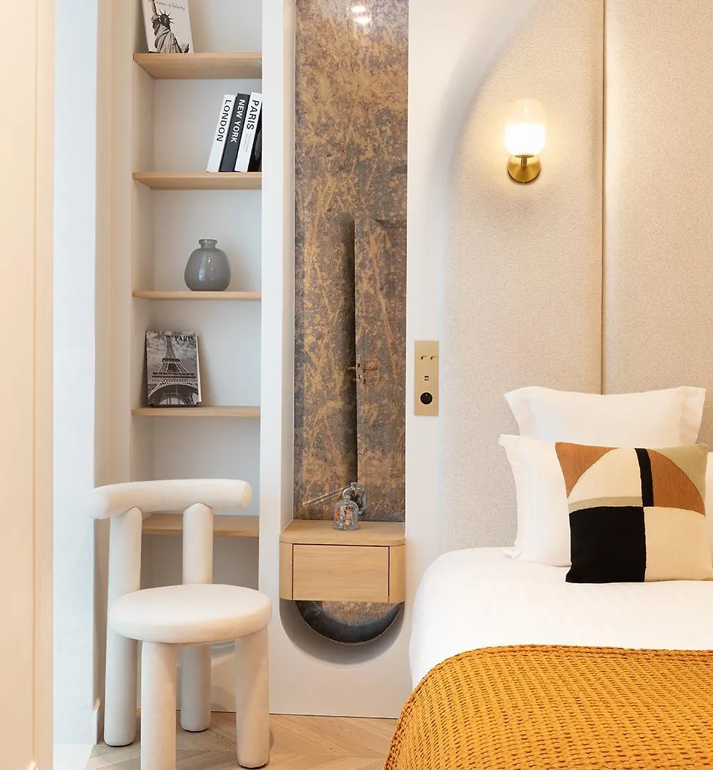 Maison Galante's With Services In La Madeleine - Opera Appartement