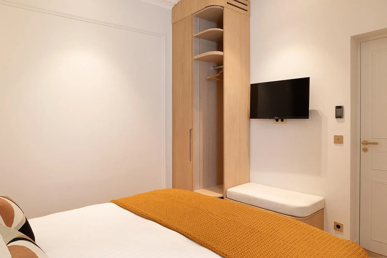 Appartement Maison Galante's With Services In La Madeleine - Opera Parijs