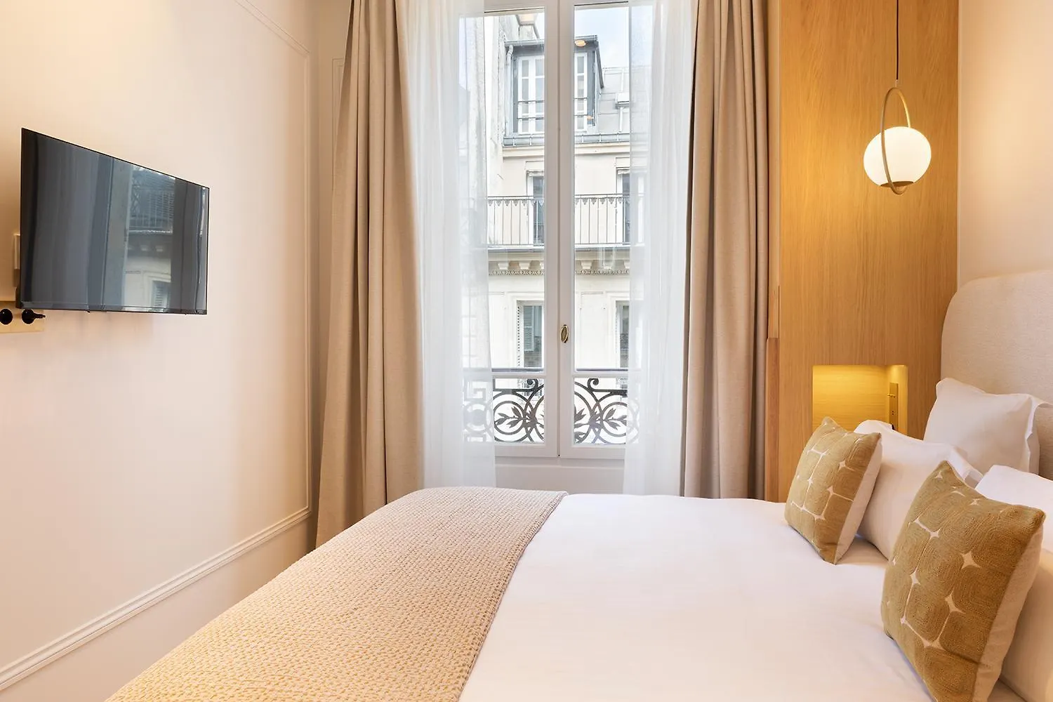 Maison Galante's With Services In La Madeleine - Opera *