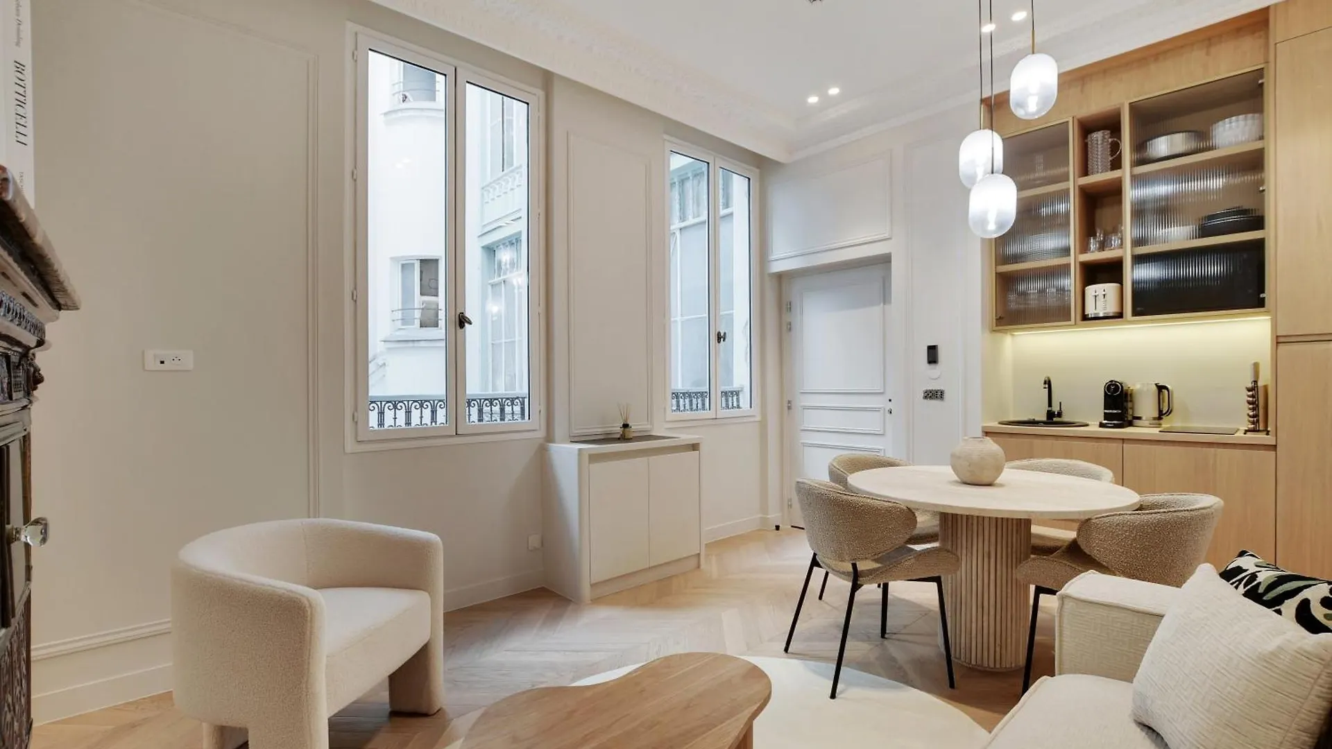 Maison Galante's With Services In La Madeleine - Opera