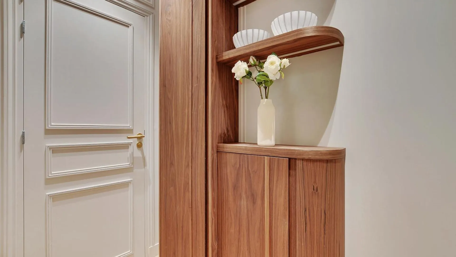 Apartment Maison Galante's With Services In La Madeleine - Opera *