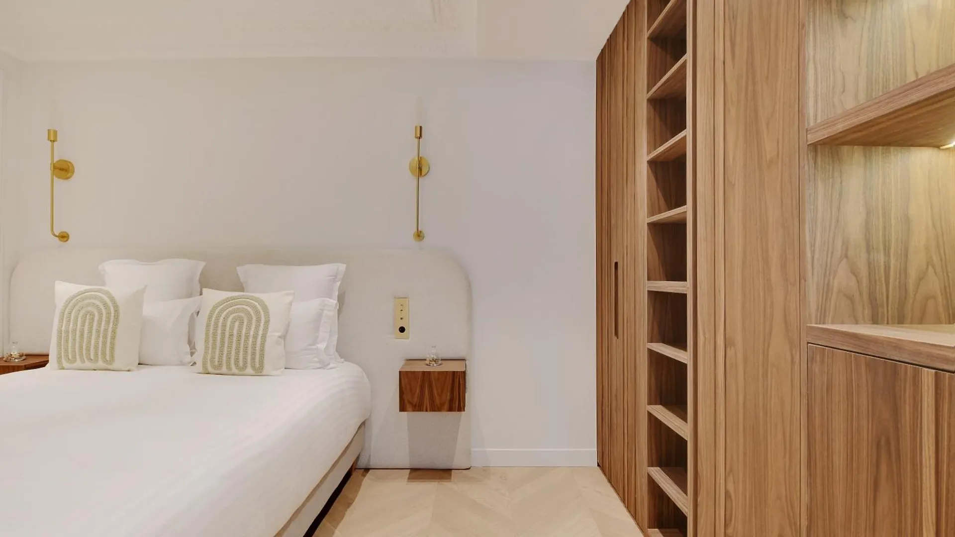 Appartement Maison Galante's With Services In La Madeleine - Opera *