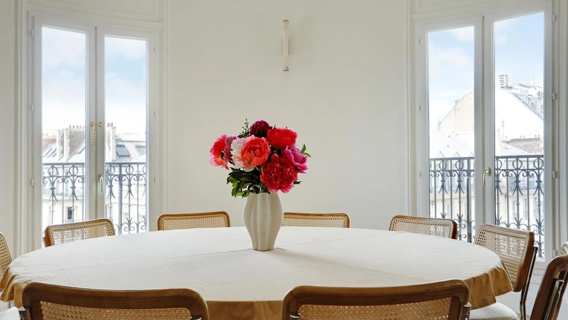 Maison Galante's With Services In La Madeleine - Opera *