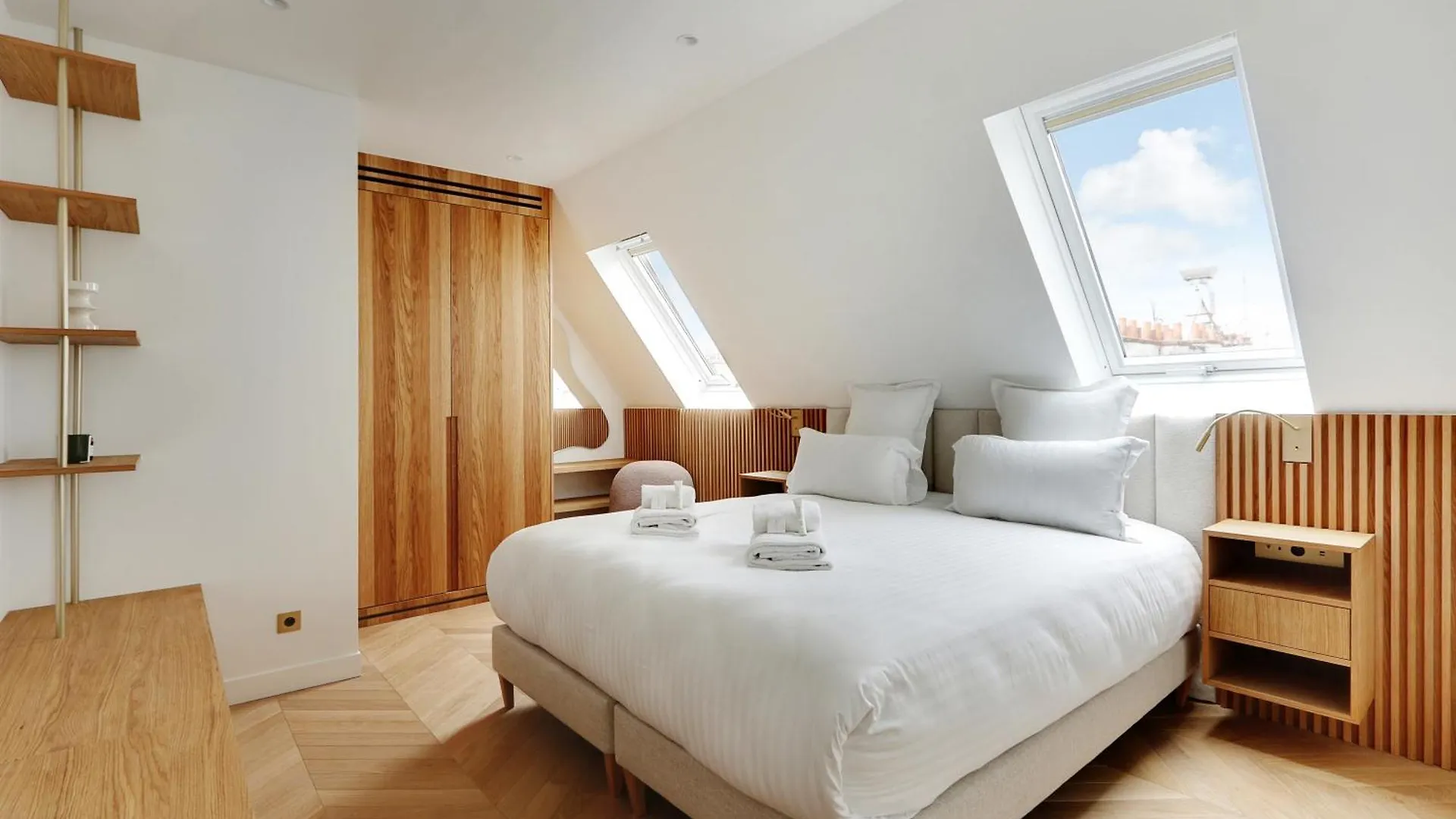 Maison Galante's With Services In La Madeleine - Opera Apartman