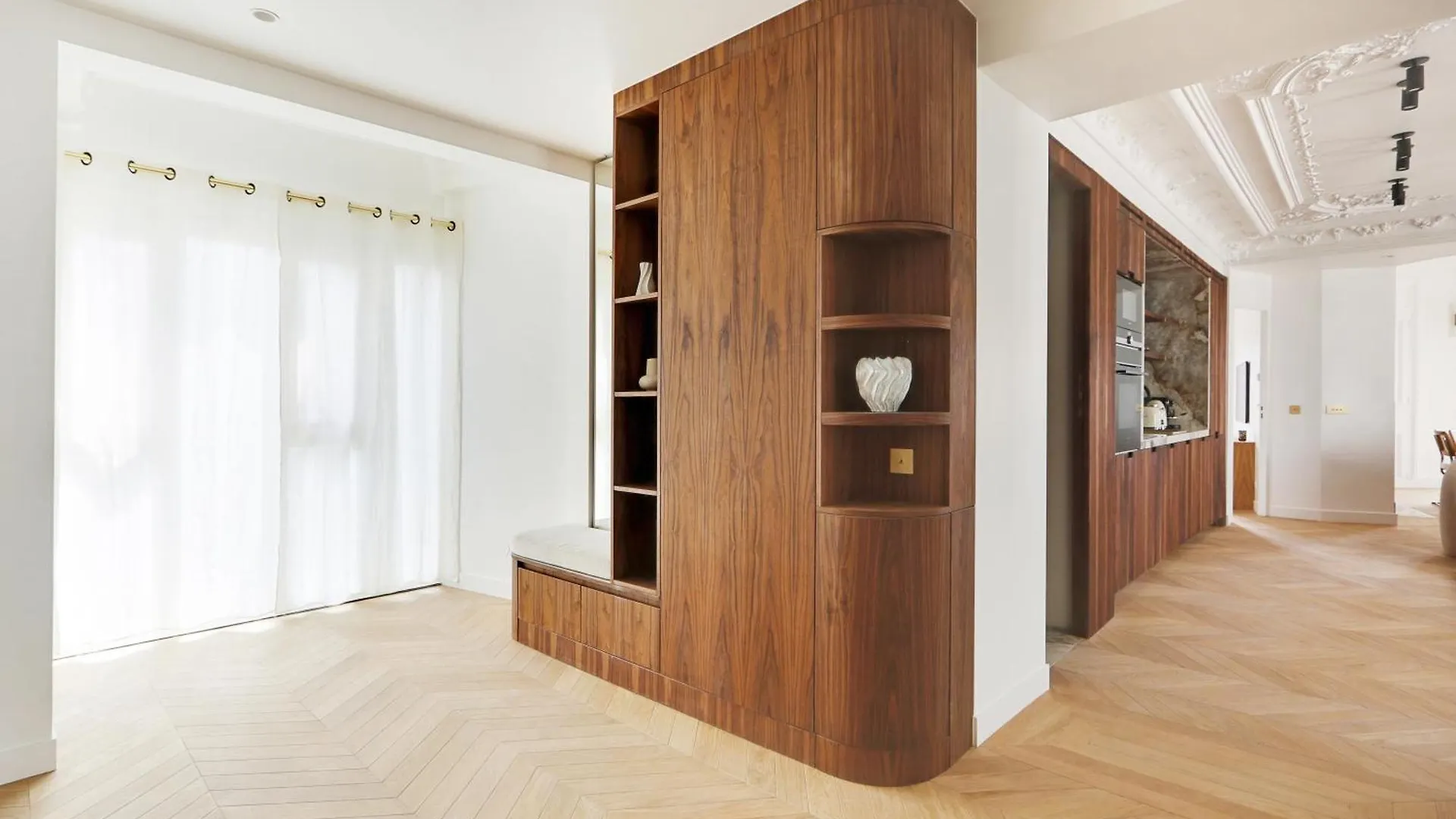 Maison Galante's With Services In La Madeleine - Opera Apartman *