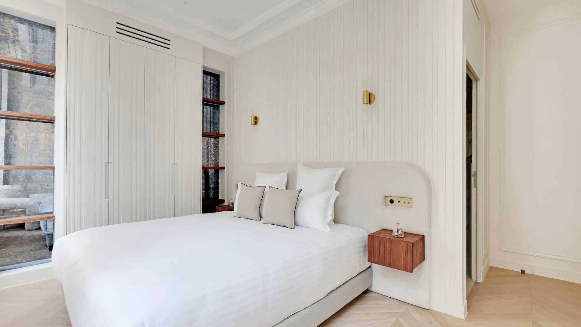 Maison Galante's With Services In La Madeleine - Opera *