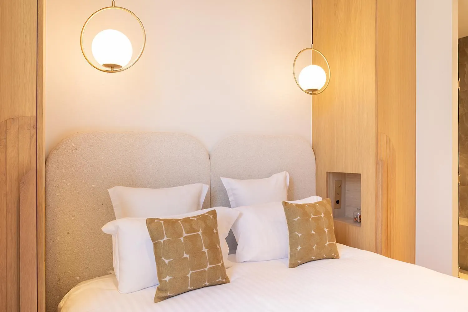 Apartman Maison Galante's With Services In La Madeleine - Opera